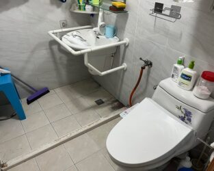 跨越輕鬆的浴室，乾濕分離隔間拆除